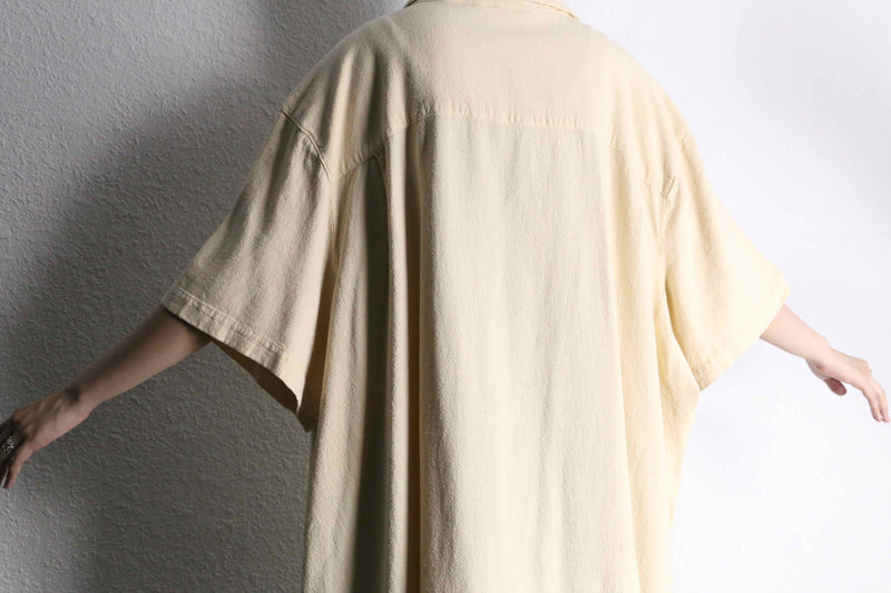 "KING SIZE" ivory open collar shirt