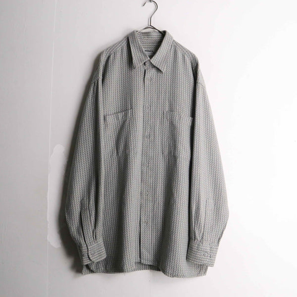 grey diamond pattern flannel shirt