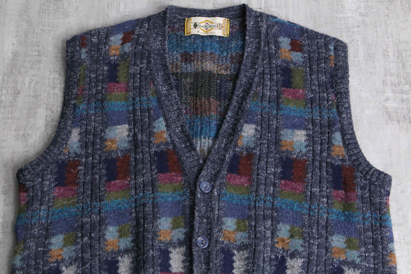 calm tone geometric design  vest