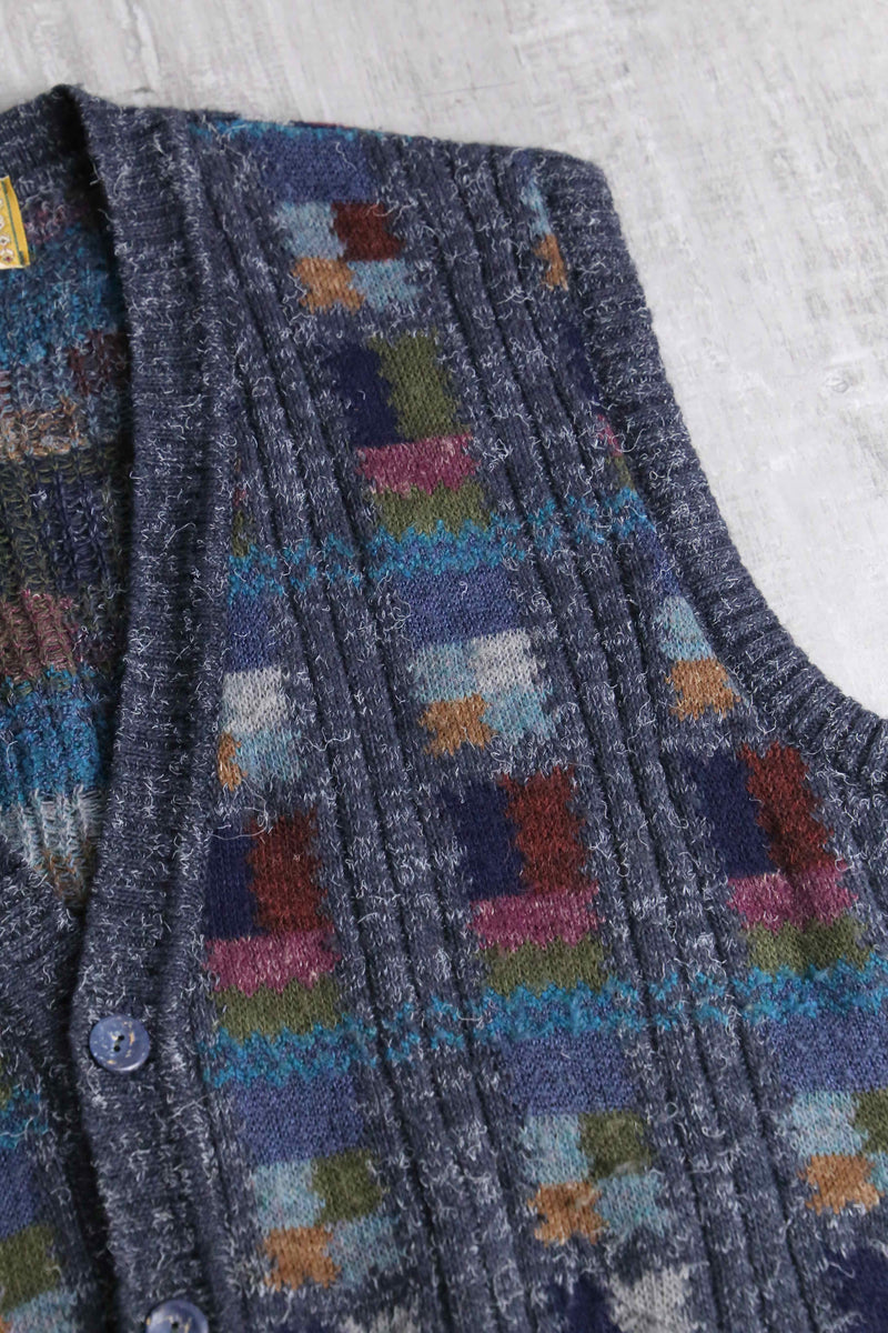 calm tone geometric design  vest