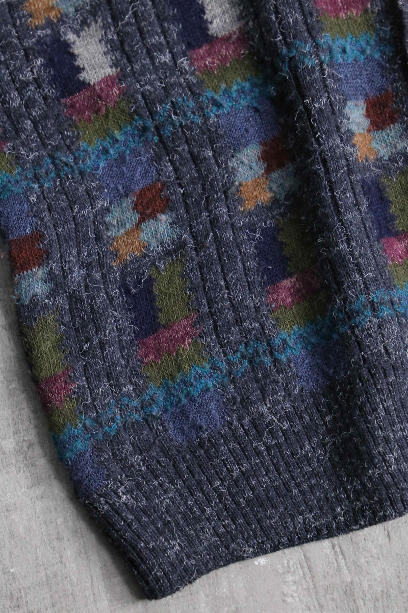 calm tone geometric design  vest