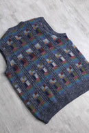 calm tone geometric design  vest