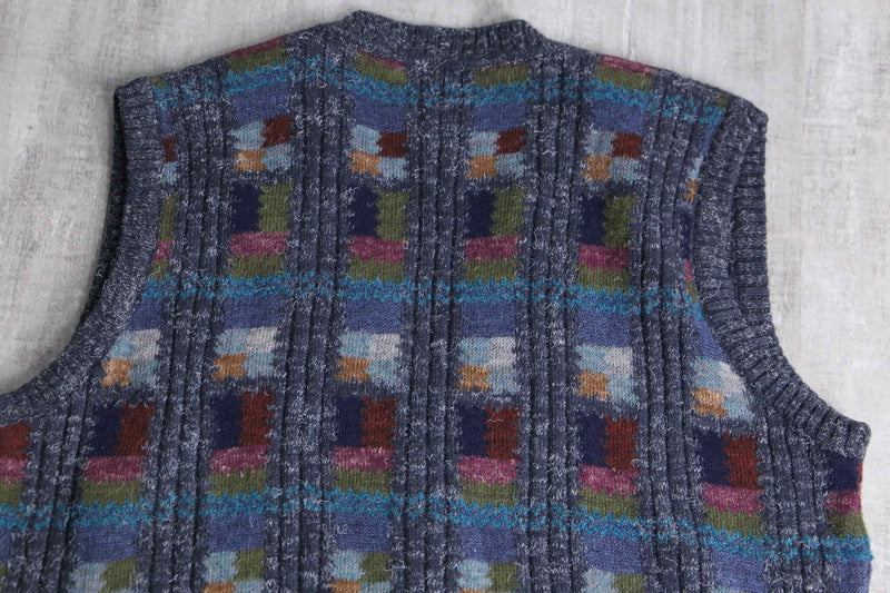 calm tone geometric design  vest