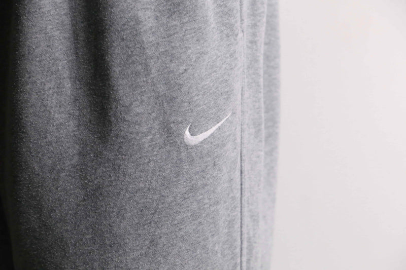 "NIKE" light gray color no ribs sweat pants