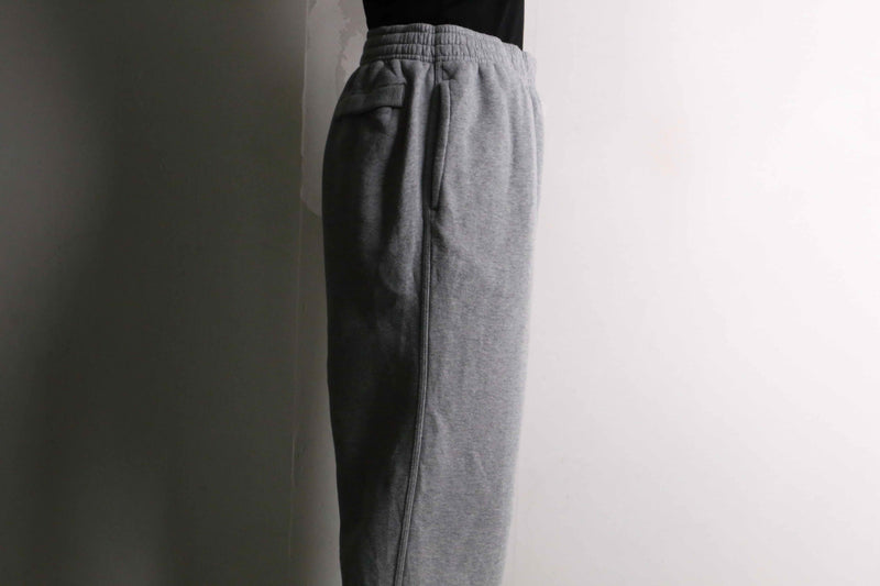 "NIKE" light gray color no ribs sweat pants