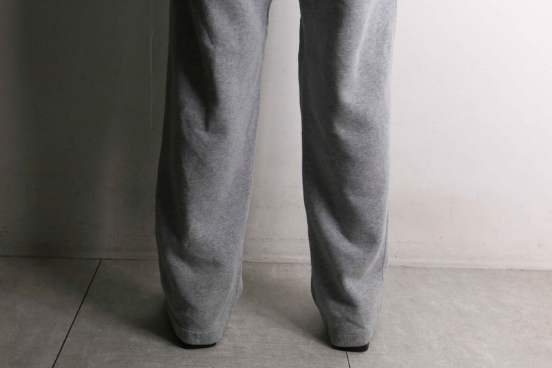 "NIKE" light gray color no ribs sweat pants