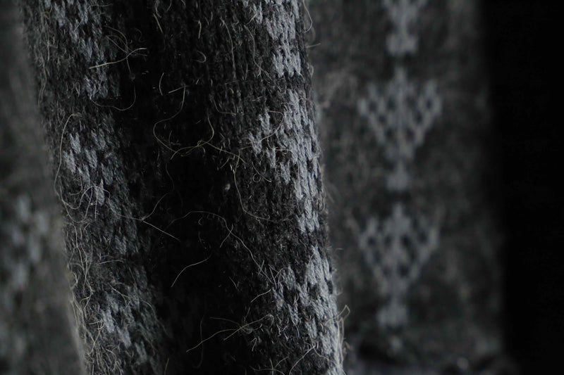 "Re:make" monotone loose knit