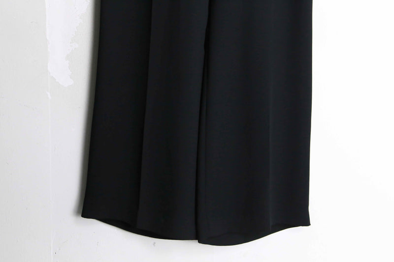 black color drap wide silhouette slacks