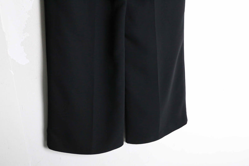 black color drap wide silhouette slacks