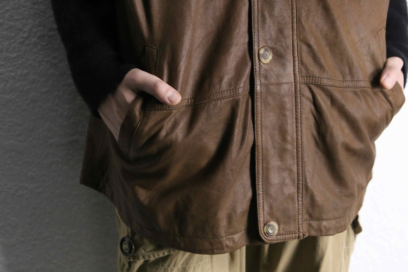 suede × leather combi vest