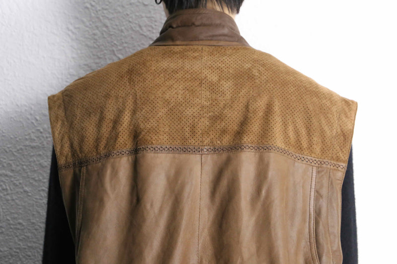 suede × leather combi vest