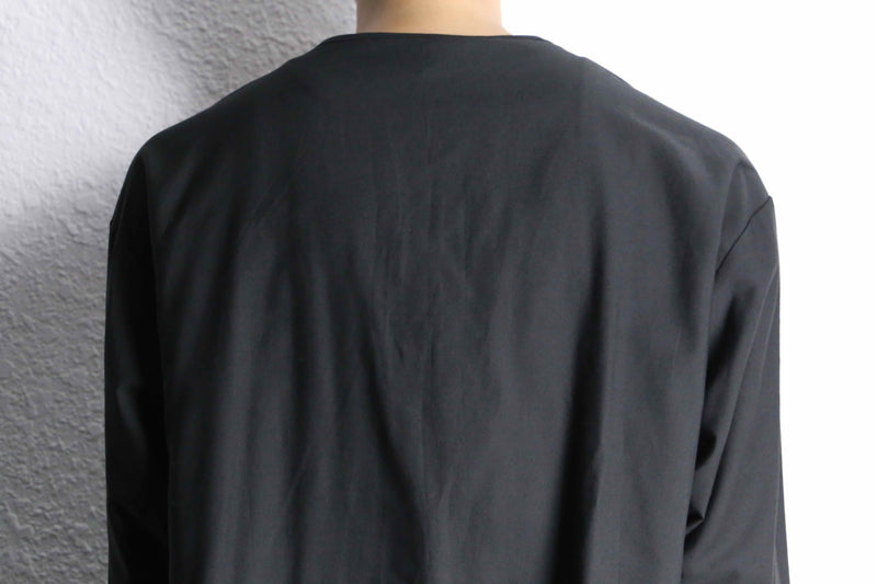 black base flower emb lace up pullover