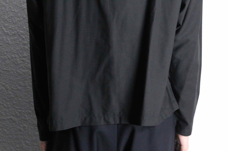 black base flower emb lace up pullover