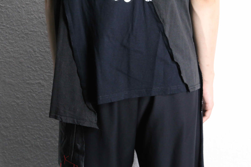 "Re:make" leather docking stitch Tee