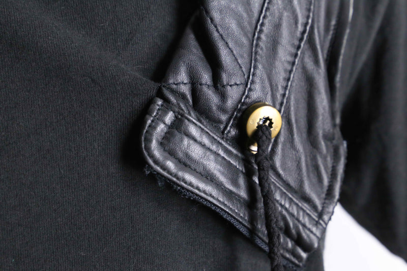 "Re:make" leather docking stitch Tee