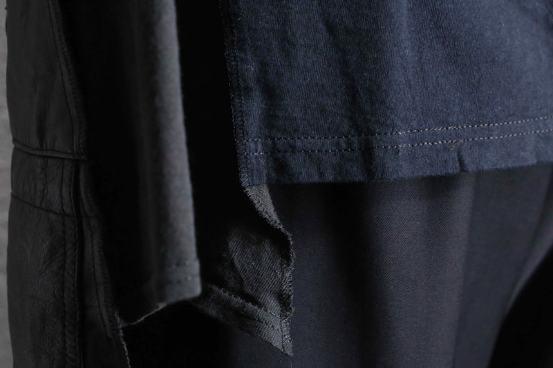 "Re:make" leather docking stitch Tee