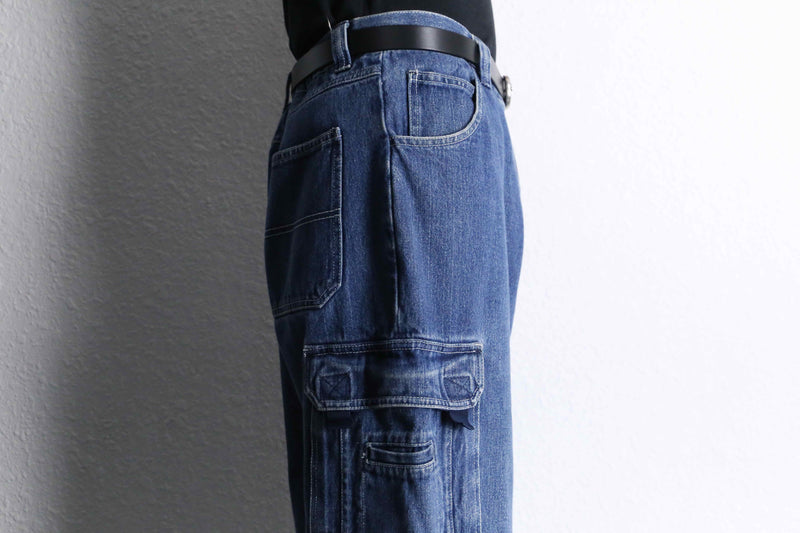 gimmick zip pocket blue denim cargo pants