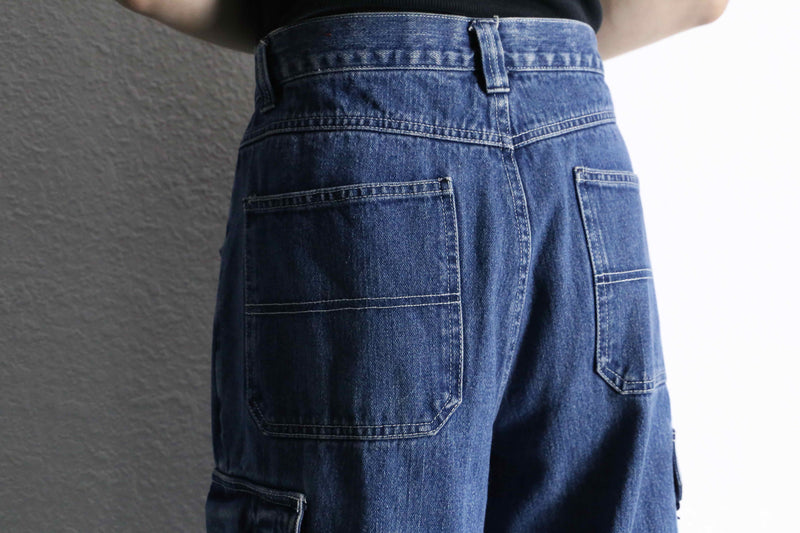 gimmick zip pocket blue denim cargo pants