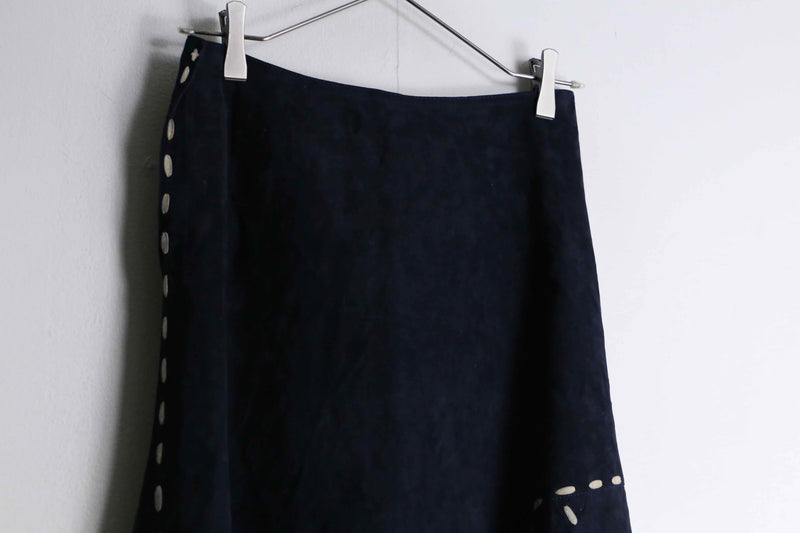 navy × white stitch design flare leather skirt