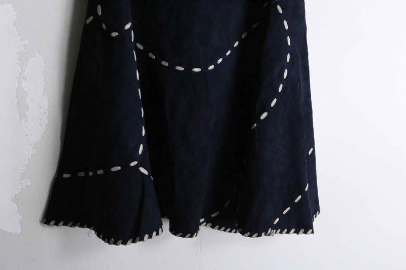 navy × white stitch design flare leather skirt