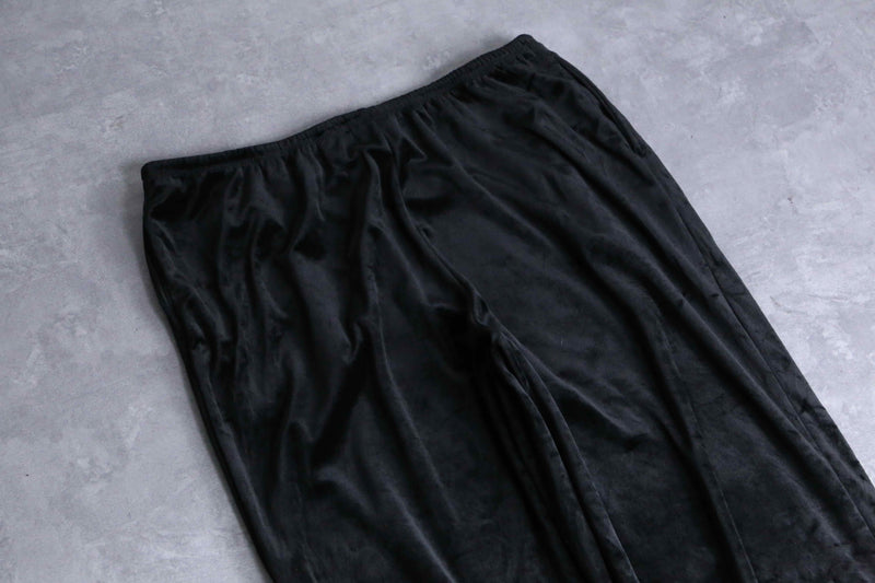 black velours straight easy pants