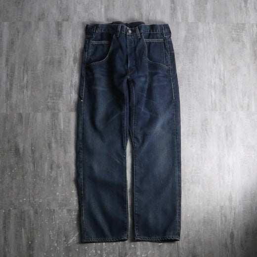 2000s Levi's model Engineered Jeans