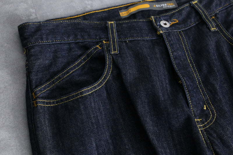 “Levis SILVERTAB” dark color buggy denim pants