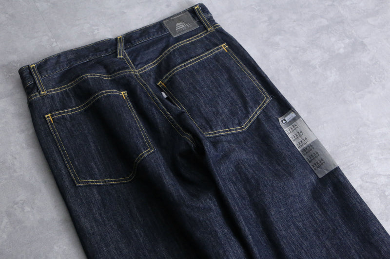 “Levis SILVERTAB” dark color buggy denim pants