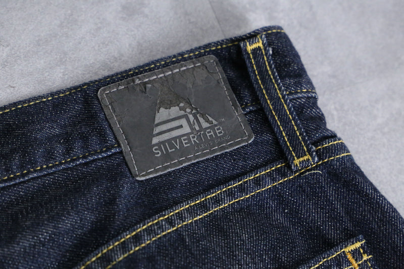 “Levis SILVERTAB” dark color buggy denim pants