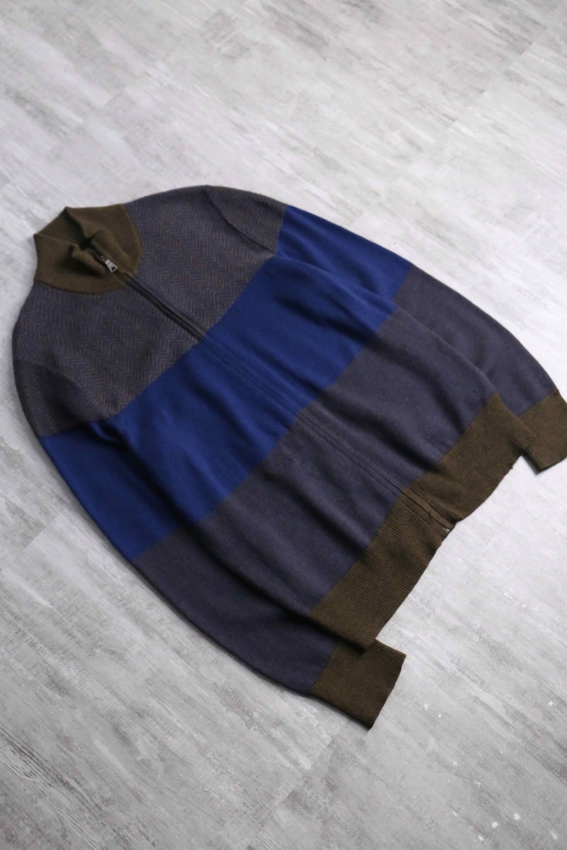 "BANANA REPUBLIC" navy × brown design switch zip knit