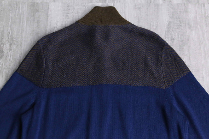 "BANANA REPUBLIC" navy × brown design switch zip knit