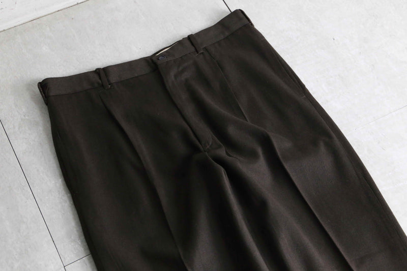 dark brown color wool straight slacks