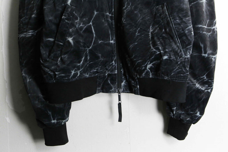 monotone marble pattern velour blouson