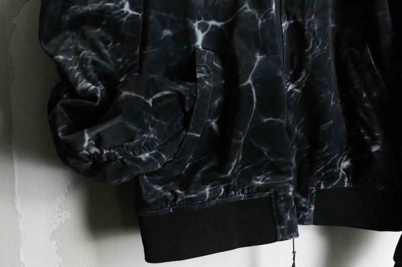 monotone marble pattern velour blouson