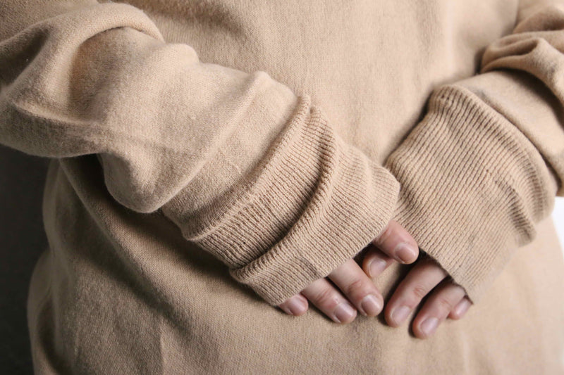 “Christian Dior”beige V-neck knit sweater