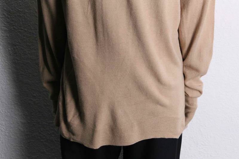 “Christian Dior”beige V-neck knit sweater