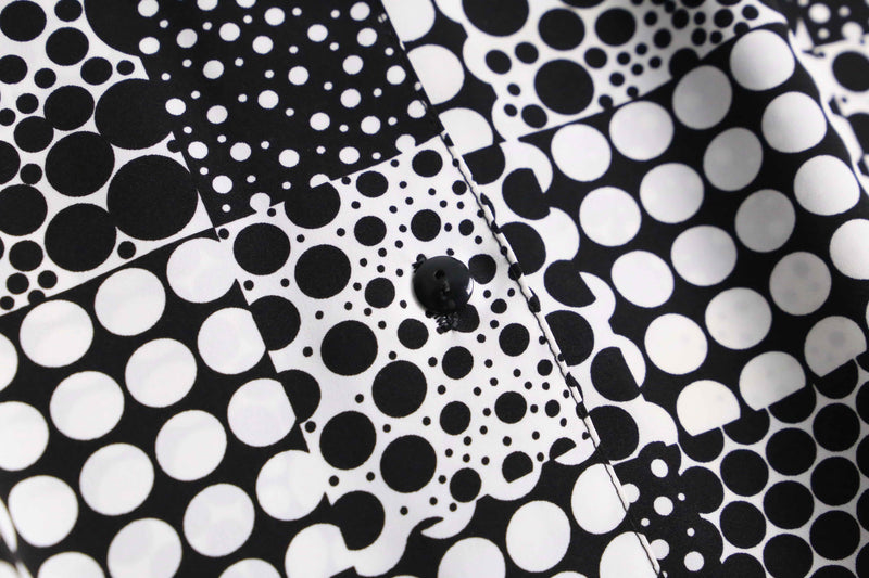 white×black random dot pattern shirt