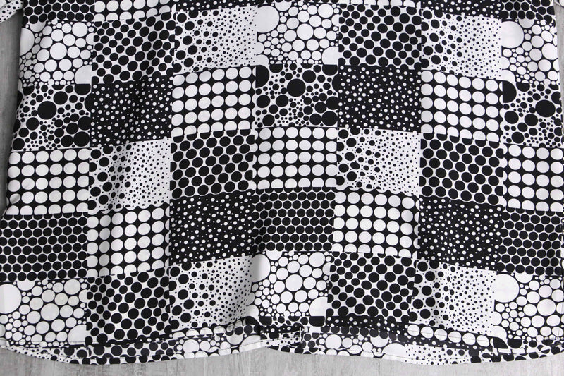 white×black random dot pattern shirt