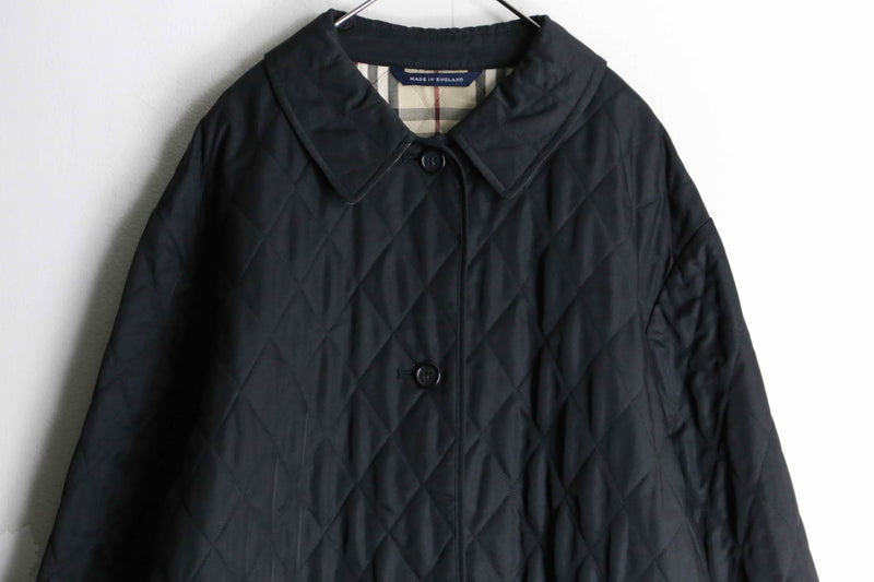 “BURBERRY” black navy color quilting coat