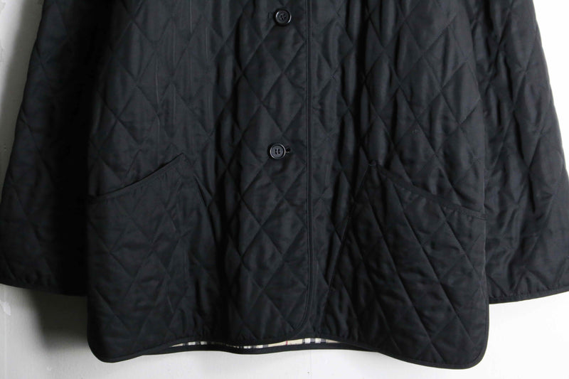 “BURBERRY” black navy color quilting coat