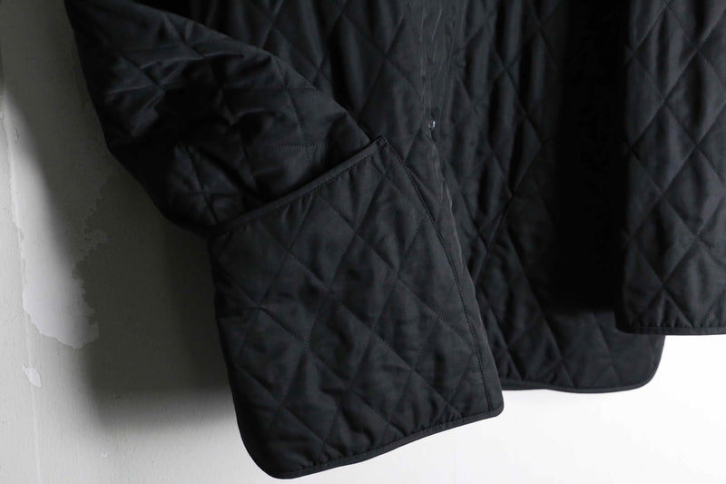 “BURBERRY” black navy color quilting coat