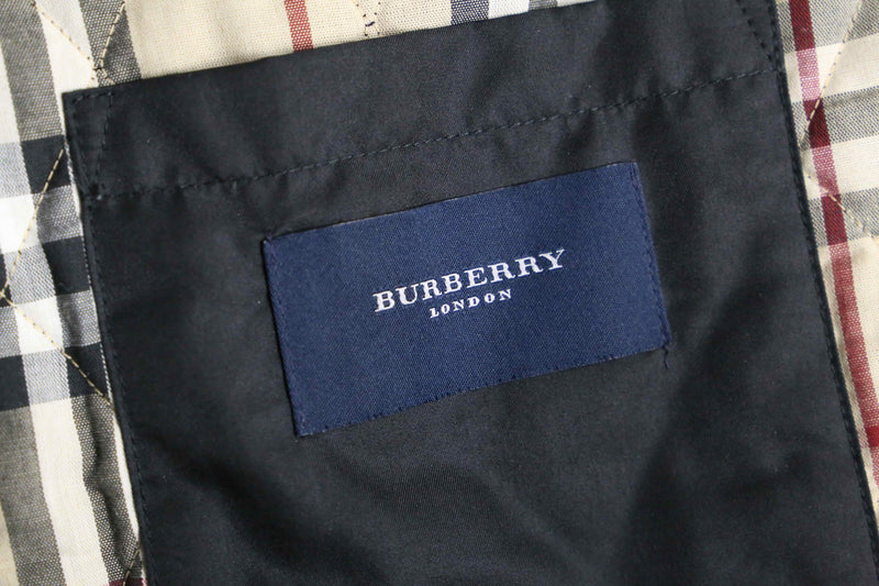 “BURBERRY” black navy color quilting coat