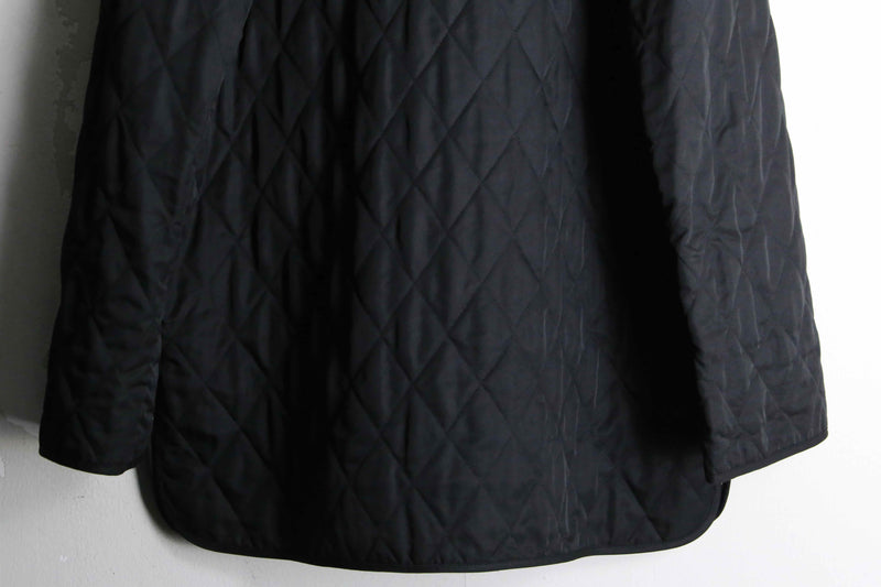 “BURBERRY” black navy color quilting coat