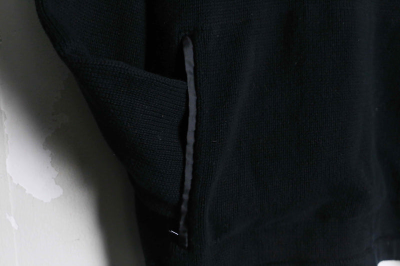 "Eddie Bauer" black over cotton harf zip knit.