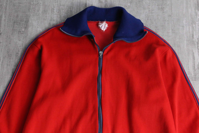 red×navy color track jaket