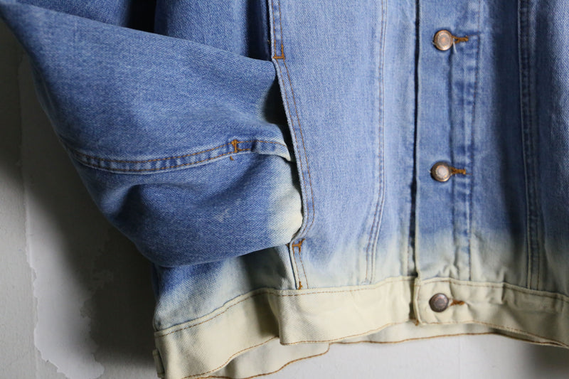 "Wrangler" blue gradation design denim tracker jacket