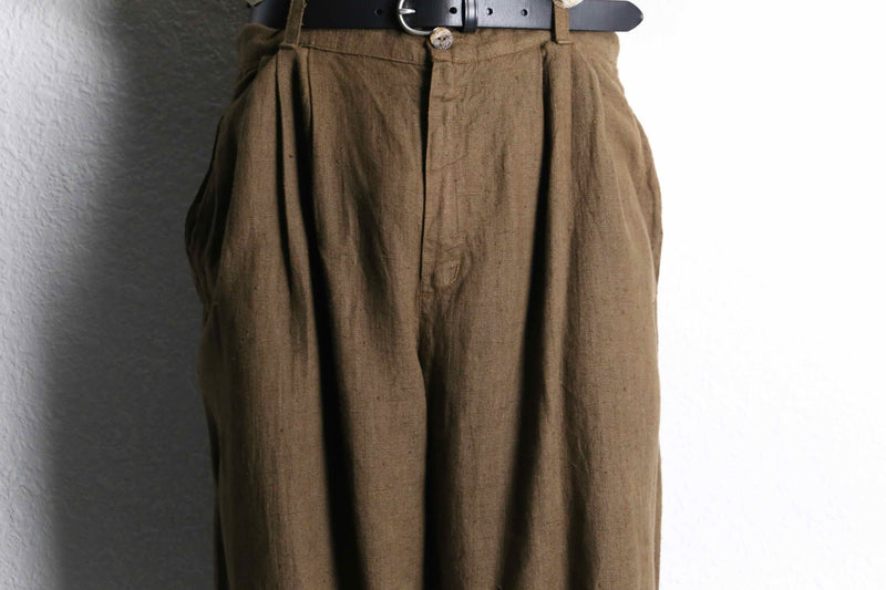 brown color linen 3tuck slacks