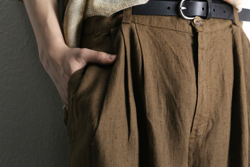 brown color linen 3tuck slacks