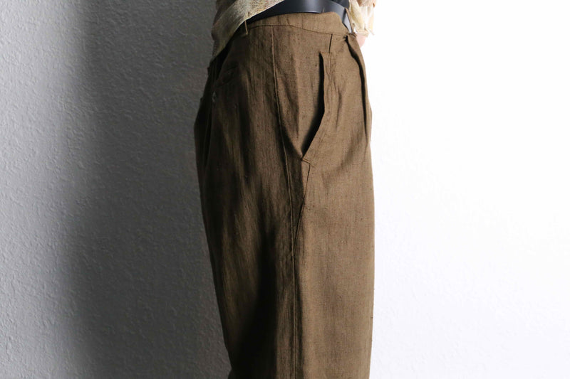 brown color linen 3tuck slacks