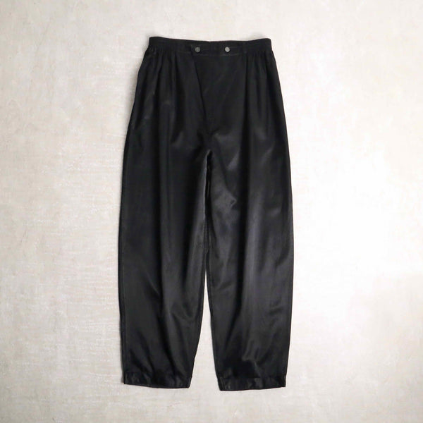glossy black color easy cocoon pants